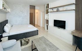 Q Royal Apartment - Palas Center