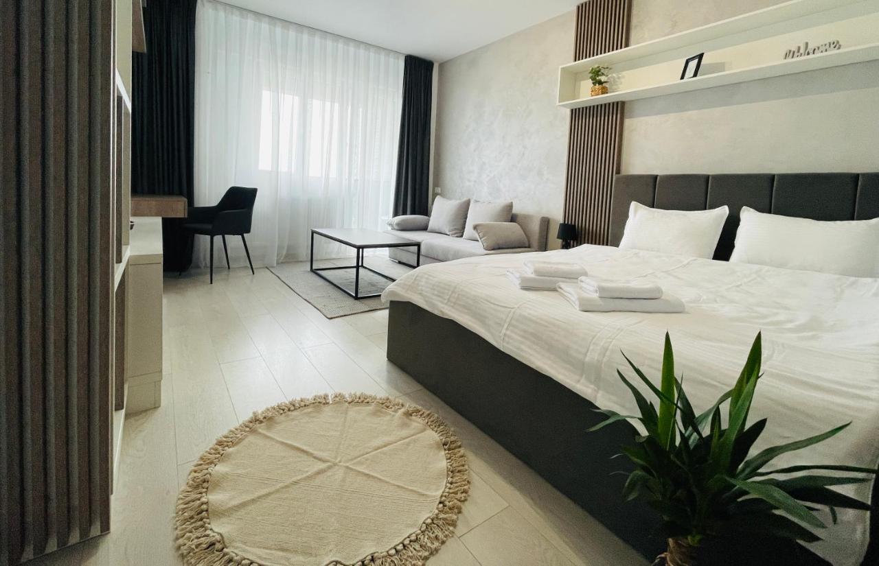 Q Royal Apartment - Palas Center Iasi Exterior foto